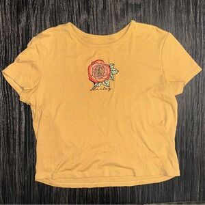 Hurley 100% Cotton Rose Boxy Semi Cropped Relaxed Baby Tee in Yellow, Size XL